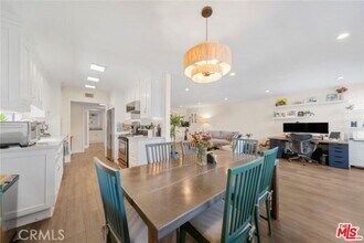 Building Photo - 5301 Balboa Blvd