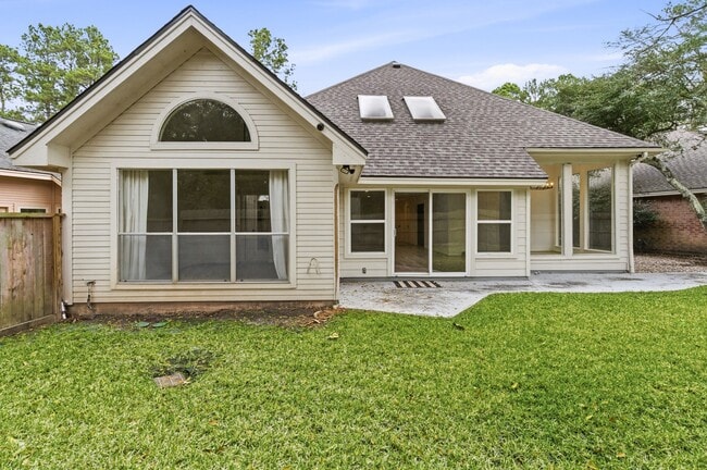 Building Photo - 23 Cedar Chase Pl