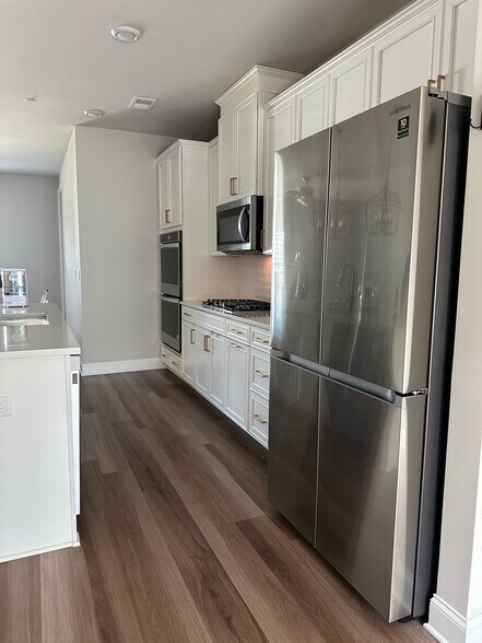 Building Photo - 805 Mackay Crk