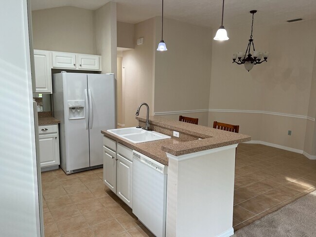 Building Photo - 6368 NW 109th Pl