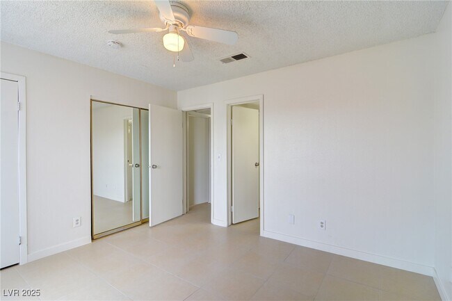 Building Photo - 2981 Country Manor Ln