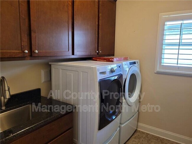 Building Photo - 4840 Amble Trace