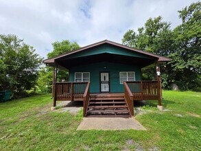 Building Photo - 3 Bedroom / 1.5 Bath Home in Lake Station