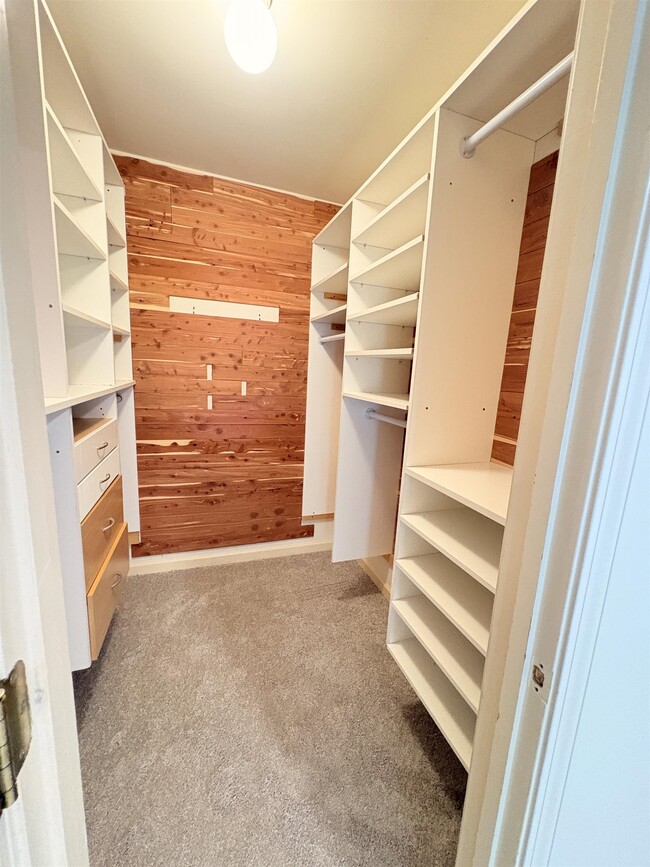 Building Photo - 1850 Wood Oak Dr