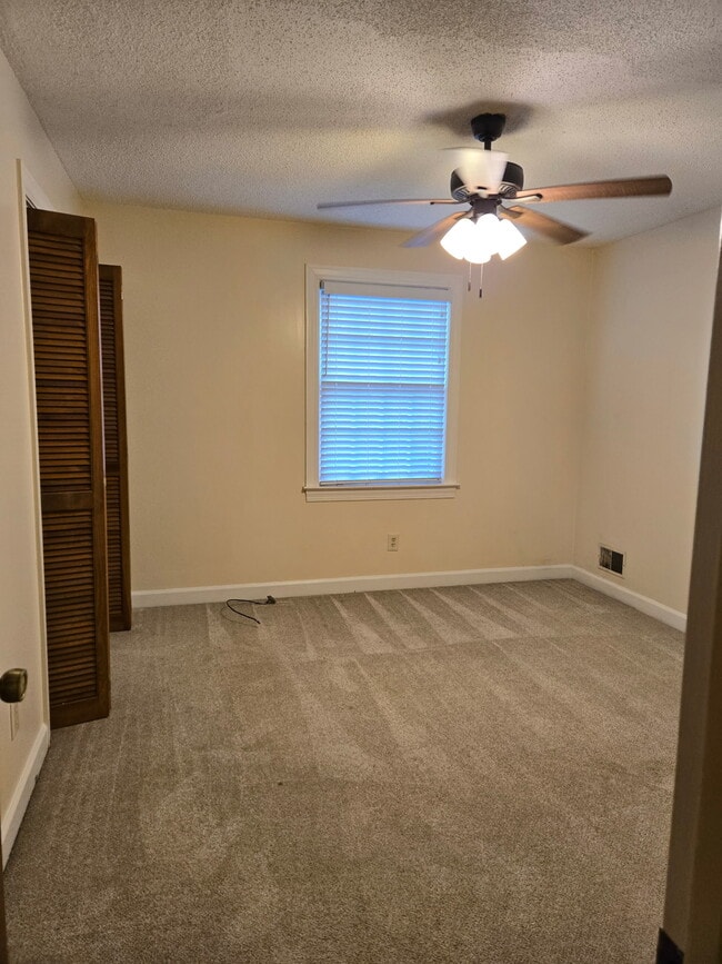 Building Photo - 9 Brookspring Cir