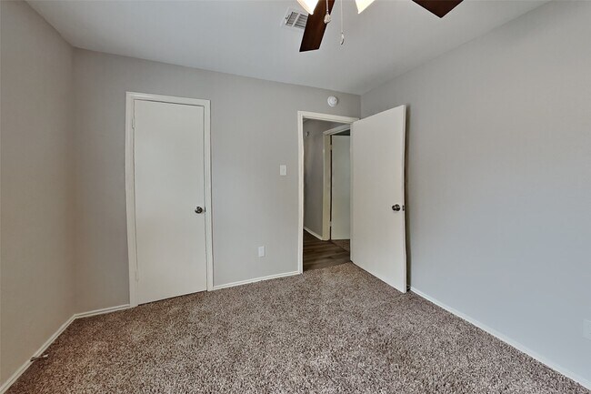 Building Photo - 16819 Kettle Creek Dr