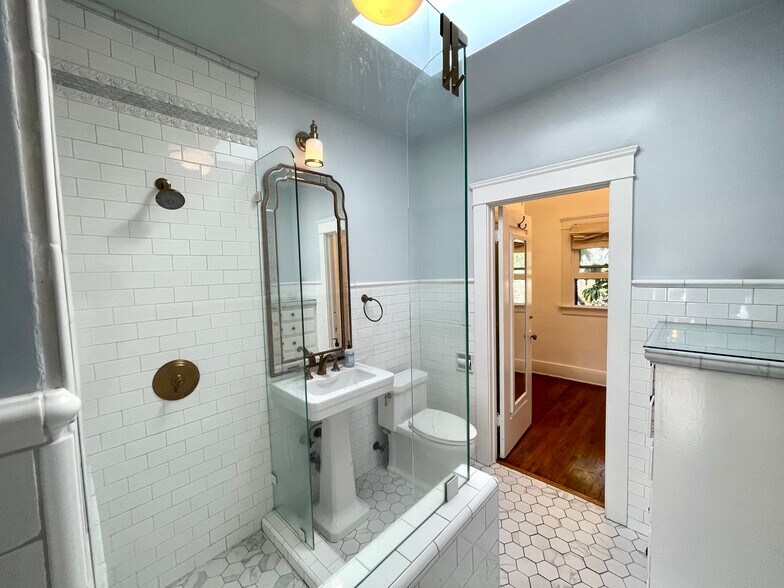 Bathroom - 3218 E 2nd St