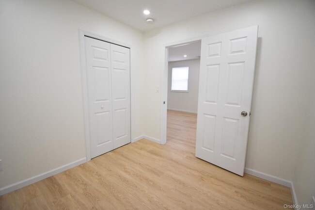 Building Photo - 36 S 5th Ave