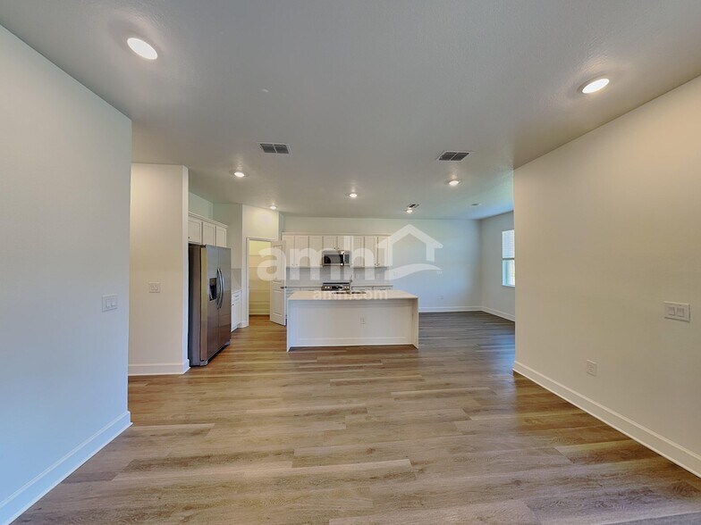 Building Photo - 16536 Cheyanne Ct