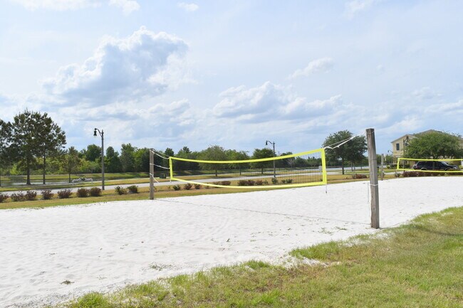 Building Photo - Beautiful Lake View Condo in a Prime Location