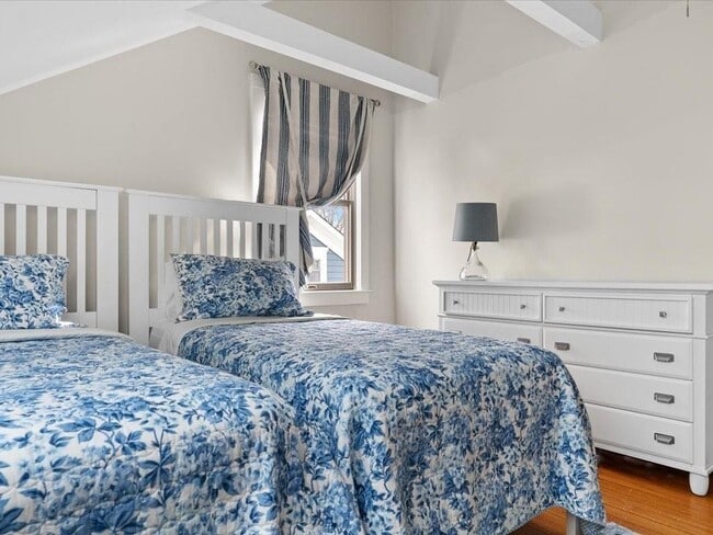 Building Photo - 20-24 Perry St