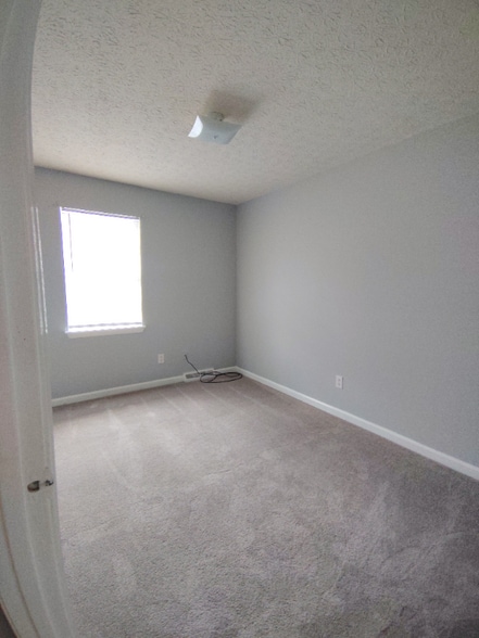 Building Photo - 36 Duiguid Dr