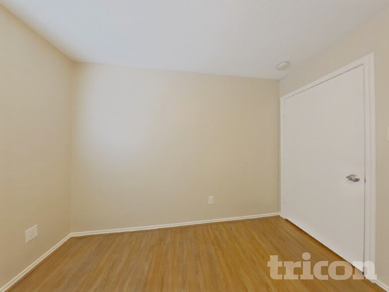 Building Photo - 33107 Cottonwood Bend