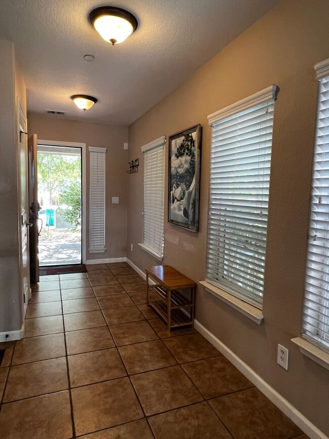 Building Photo - 1142 Harbour Cove Ct