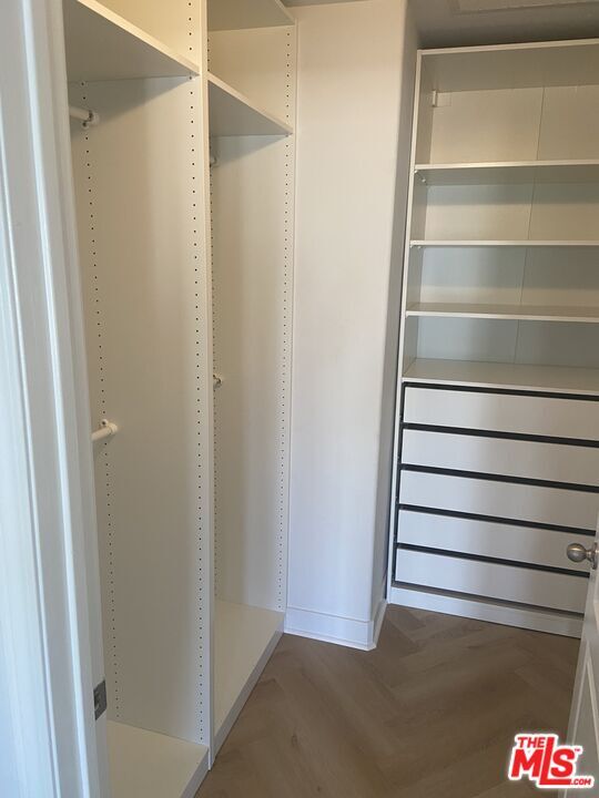 Building Photo - 435 Arnaz Dr