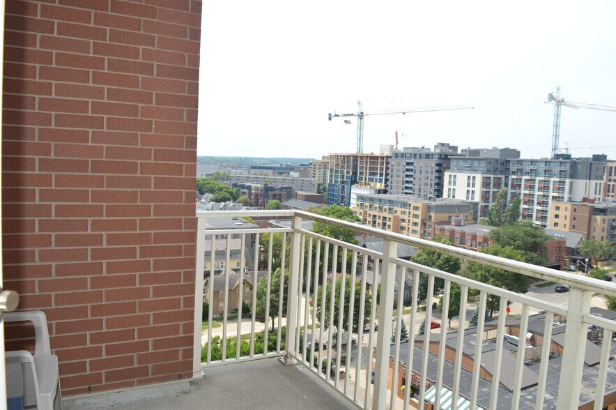 Building Photo - 333 W Mifflin St