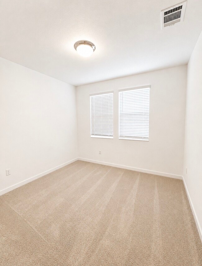 Building Photo - 497 Orleanian Dr