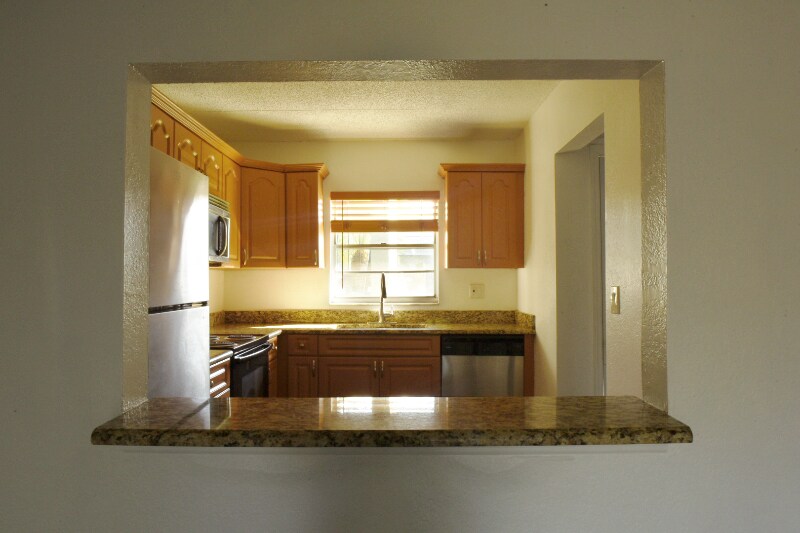 Building Photo - 2836 Somerset Park Dr