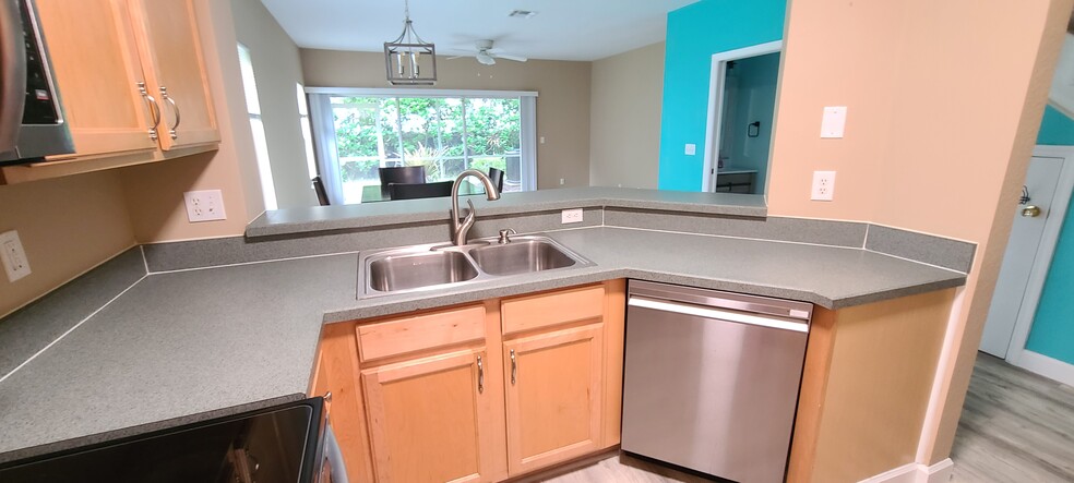 Kitchen - 8099 Pacific Beach Dr