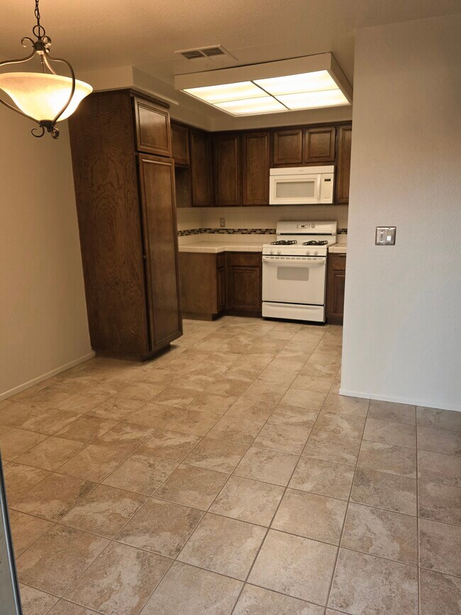 Building Photo - 24757 Sand Wedge Ln