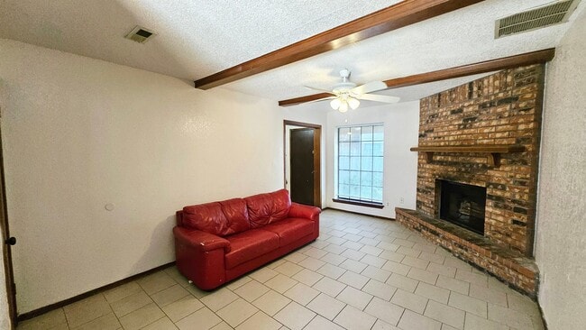 Building Photo - Two Story, Three Bedroom