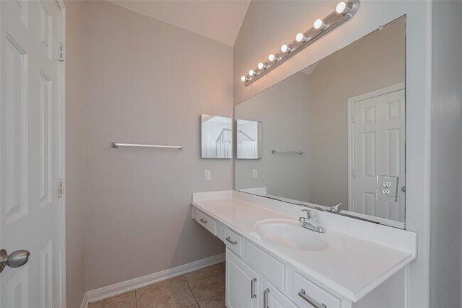 Building Photo - 17202 Sheffield Bend Dr
