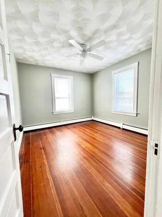 Building Photo - 89 Rochambeau Ave