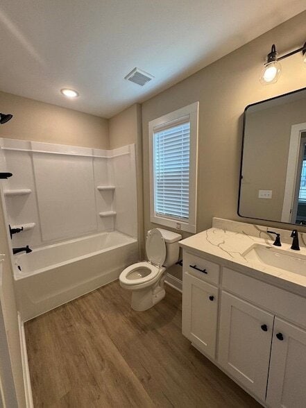 Building Photo - 305 Georgia St