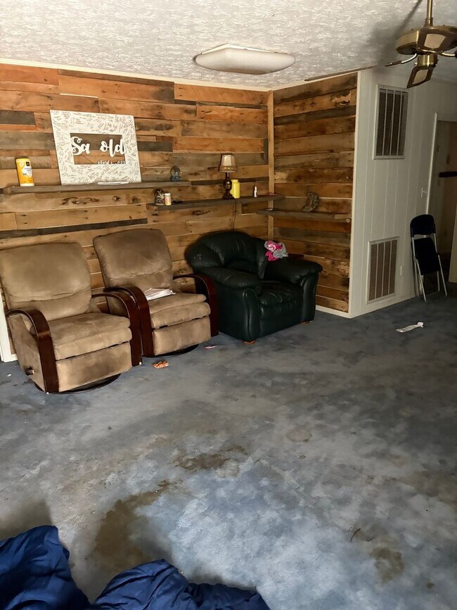 Building Photo - Spacious 4BR House in Knoxville