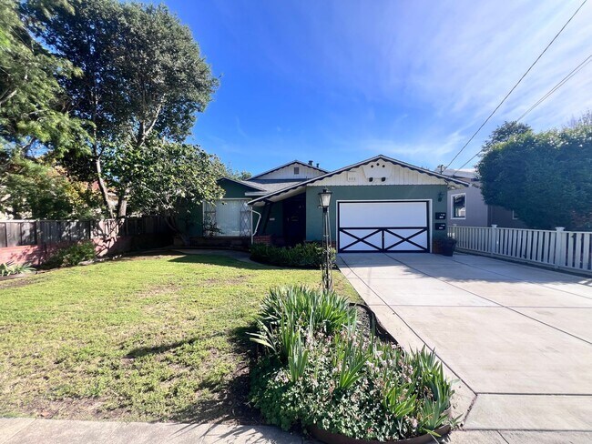 Building Photo - EBS T 37565