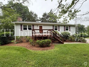 Building Photo - 3 Bedroom Close to Mt. Tabor