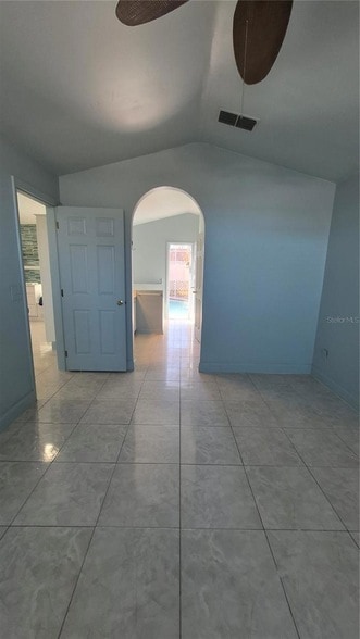 Building Photo - 614 Caribou Ct