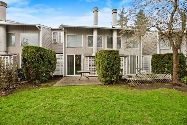 Building Photo - $1795.00. One-Bedroom, and a 2nd Loft style room that has open wall that looks down to living roo...