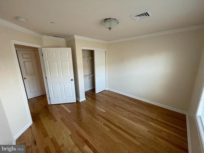 Building Photo - 18 Dogwood Ct