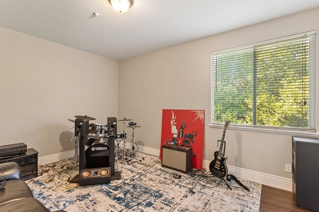 Building Photo - Beautiful Rocklin Home with a Pool!