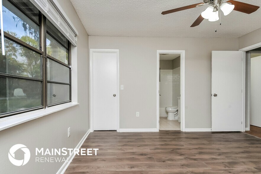 Building Photo - 225 Tracy Way