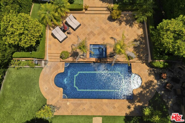 Building Photo - 4718 White Oak Ave