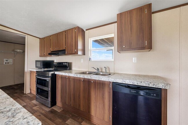 Building Photo - 360 Shady Oaks Dr