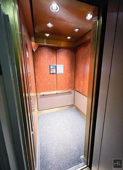 Building Photo - E 84 ST, Avail 9/17 - Inexpensive Studio a...