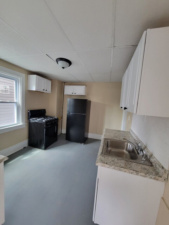 Building Photo - 423 Breckenridge St