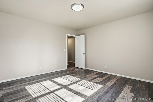 Building Photo - 7450 N 117th E Ave