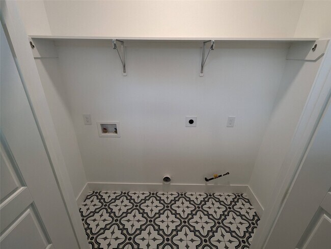 Building Photo - 4915 Fisk St