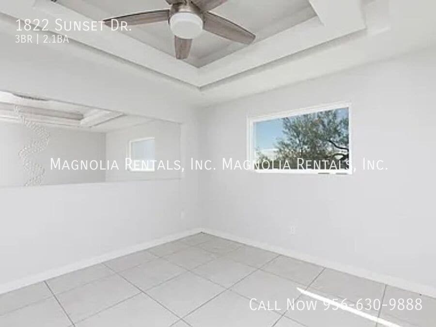 Building Photo - 1822 Sunset Dr