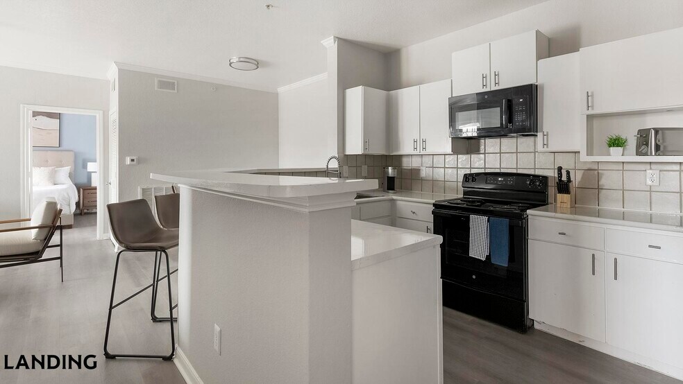 Building Photo - 9835 Fredericksburg Rd