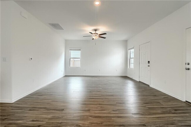 Building Photo - 7213 Tonka Ln