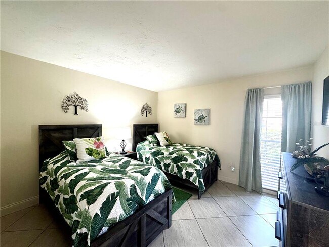 Building Photo - 4377 Longmeadow