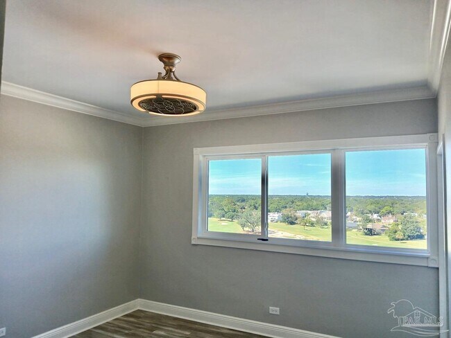Building Photo - 825 Bayshore Dr