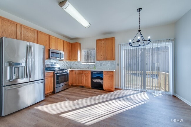 Building Photo - 27 Monarch Dr