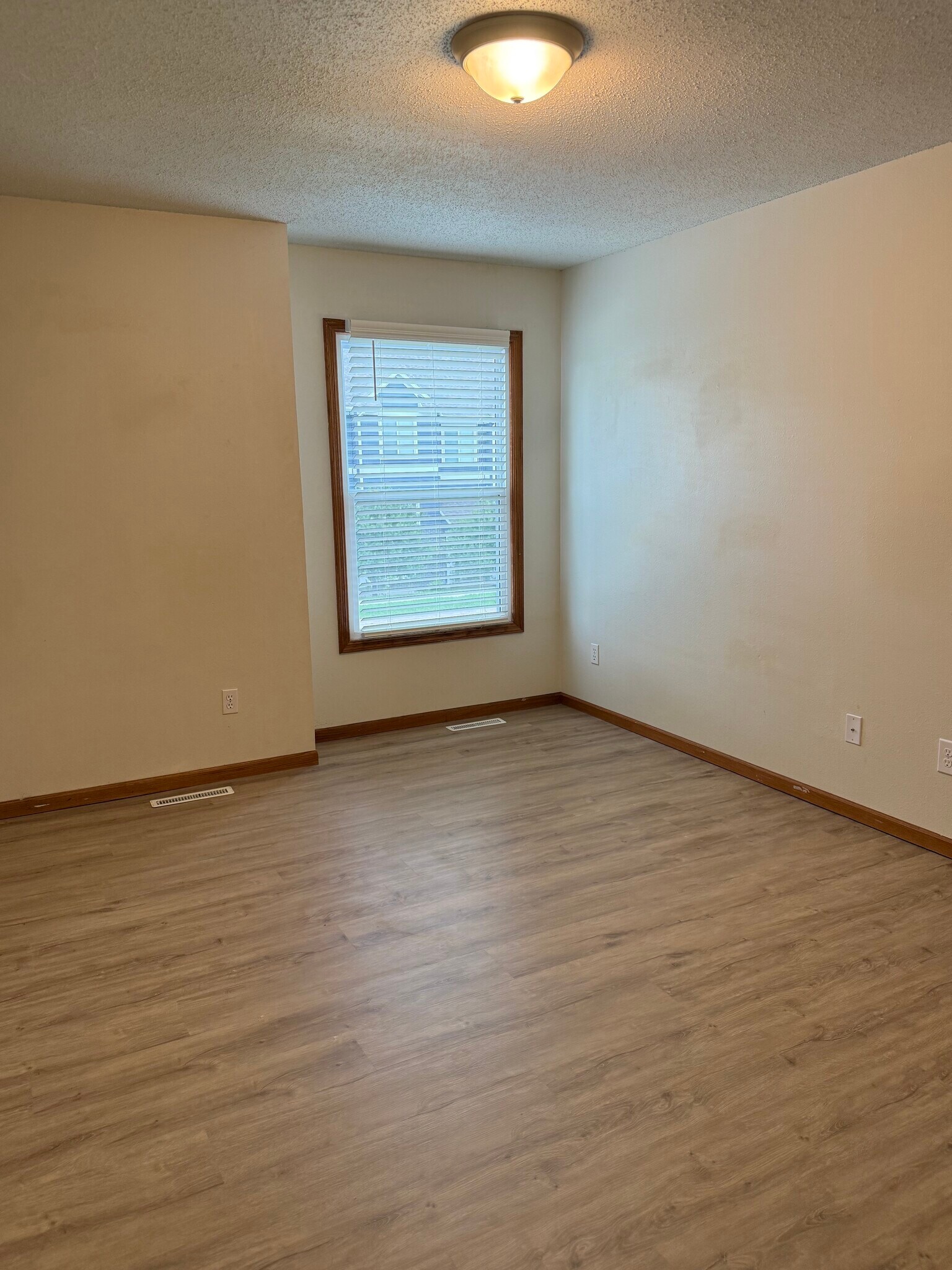 Building Photo - 2522 Walden Rd