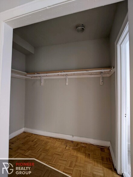 Building Photo - 705 W Belmont Ave